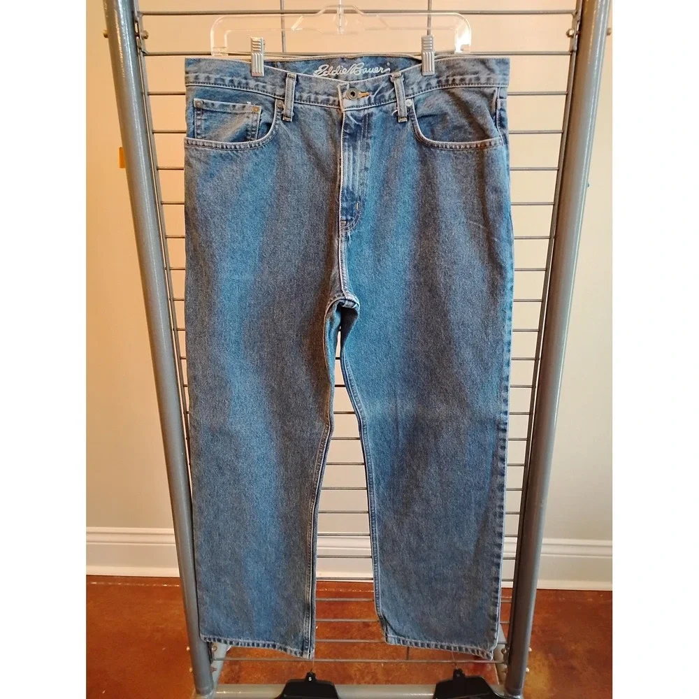Eddie Bauer Mens Relaxed Fit Jeans Medium Wash Blue Denim 34x30 EB1290701-R-MSW